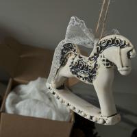 Елочная игрушка "Символ года 2026 Лошадка" купить в интернет-магазине Антикварня