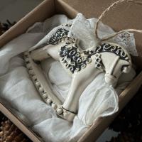 Елочная игрушка "Символ года 2026 Лошадка" купить в интернет-магазине Антикварня