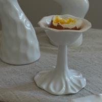 Подставка для яйца на высокой ножке Белый Жемчуг  купить в интернет-магазине Антикварня